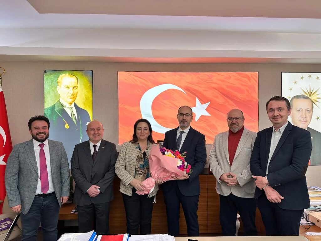 Afyonkarahisar Tabip Odası Başkanı Dr. Alev Türe ve Yönetimi İl Sağlık Müdürü Dr. Hakkı Öztürk’ü Ziyaret Etti