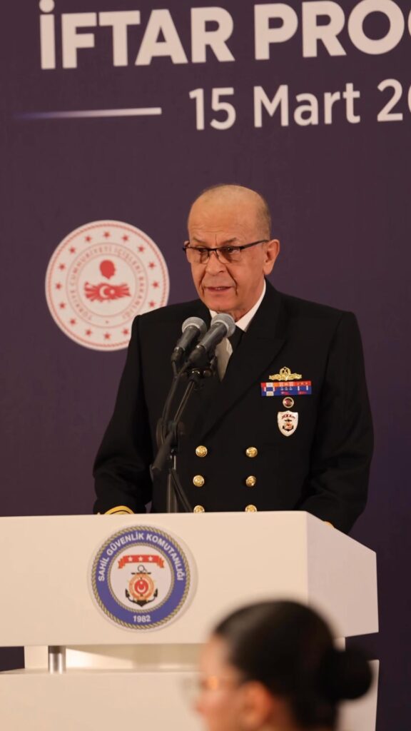 İçişleri Bakanı Mustafa Çiftçi Sahil Güvenlik Komutanlığı İftar Programında Personelle Buluştu