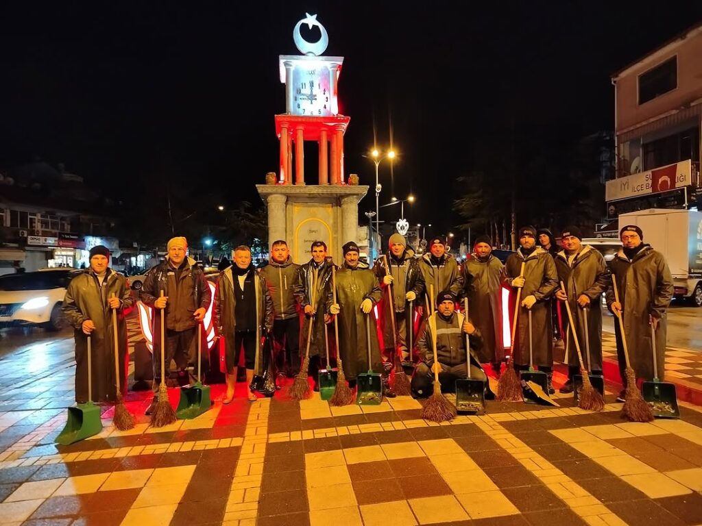Şuhut Belediye Başkanı Muhuttin Özaşkın’dan Özverili Çalışanlara Teşekkür