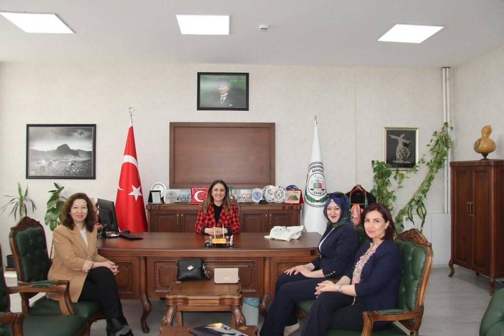 Girne Koleji Yöneticileri ve Eğitimcileri Afyonkarahisar Barosu Başkanı Av.M. İpek Yılmaz Göktürk’ü Ziyaret Etti