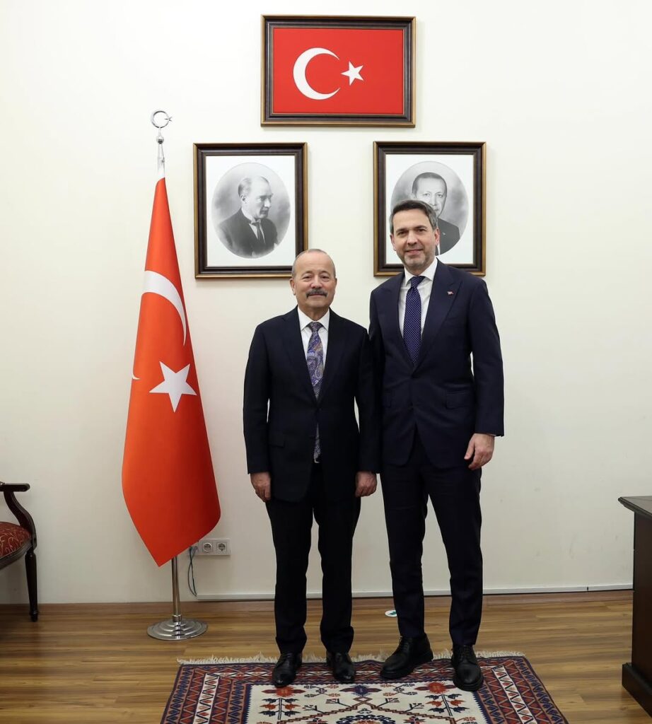 Mhp Afyonkarahisar Milletvekili Mehmet Taytak, Enerji ve Tabii Kaynaklar Bakanı Alparslan Bayraktar’ı Ziyaret Etti