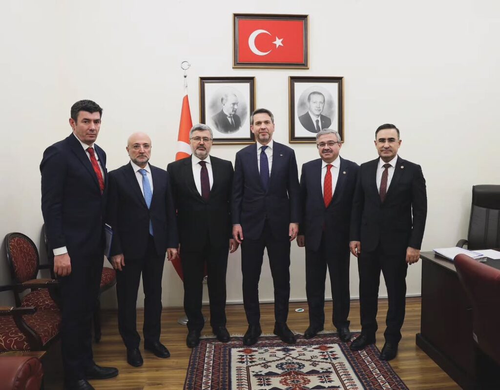 Afyonkarahisar Milletvekilleri Enerji Bakanı Bayraktar’ı Ziyaret Etti