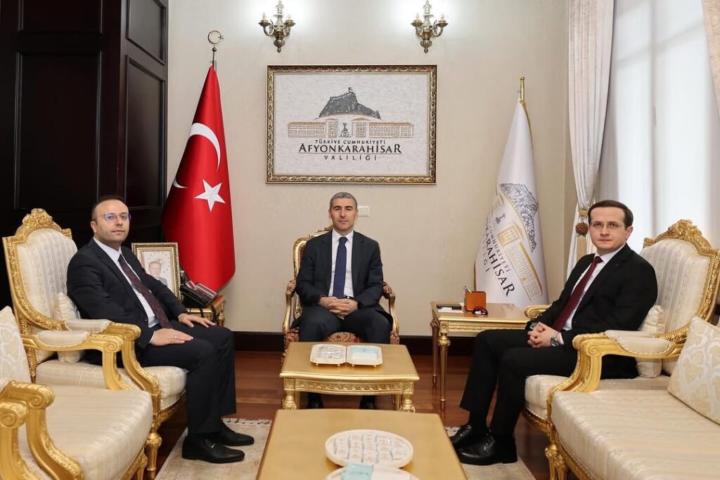 Dinar Cumhuriyet Başsavcısı ve Adli Yargı Adalet Komisyonu Başkanı Vali Aktaş’ı ziyaret etti