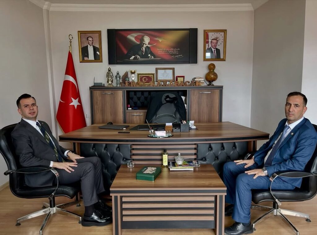 Sinanpaşa Kaymakamı Emrah Aslan, Belediye Başkanı Ali Baran’a İadeyi Ziyarette Bulundu