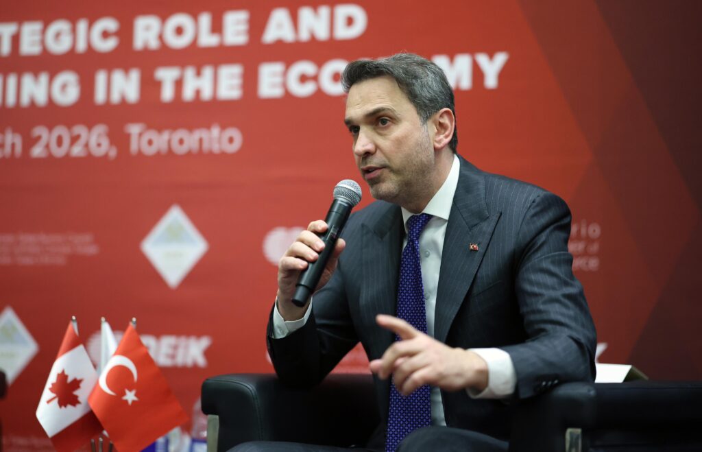 Bakan Bayraktar Kanada’da Açıklamalarda Bulundu