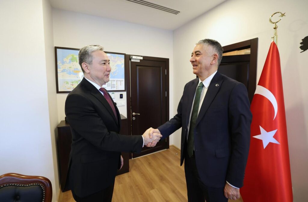 Bakan Yardımcısı Özel, Kazak Büyükelçi’yi kabul etti