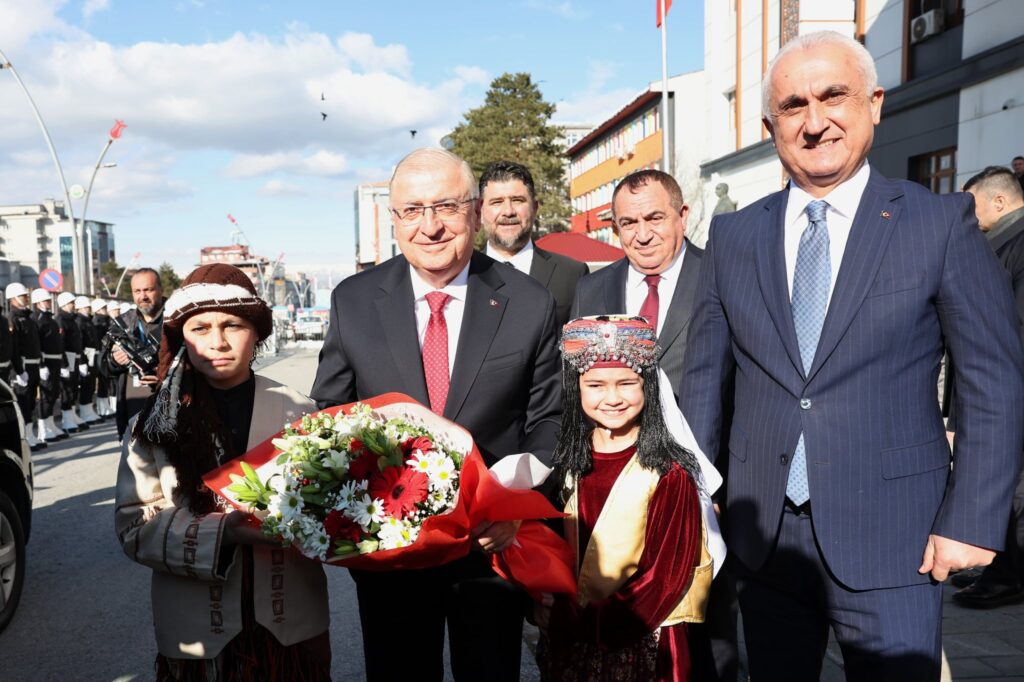 Yaşar Güler Muş’ta İncelemelerde Bulundu