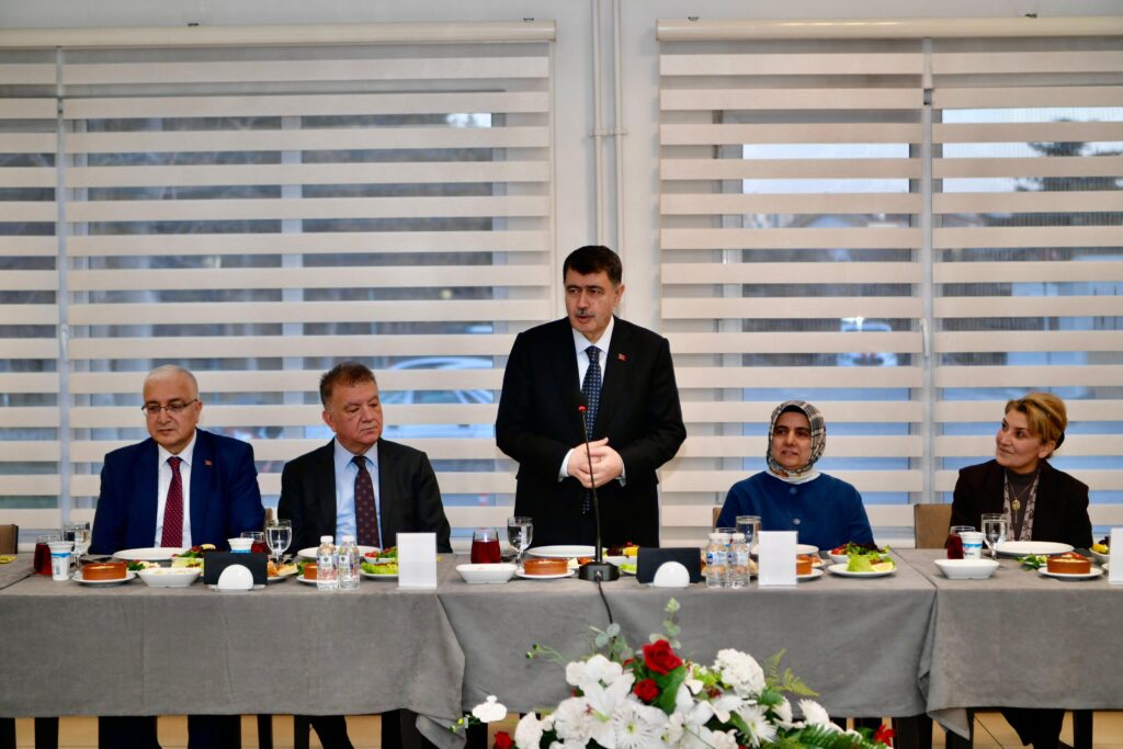 Vali Şahin’den İftar Buluşması