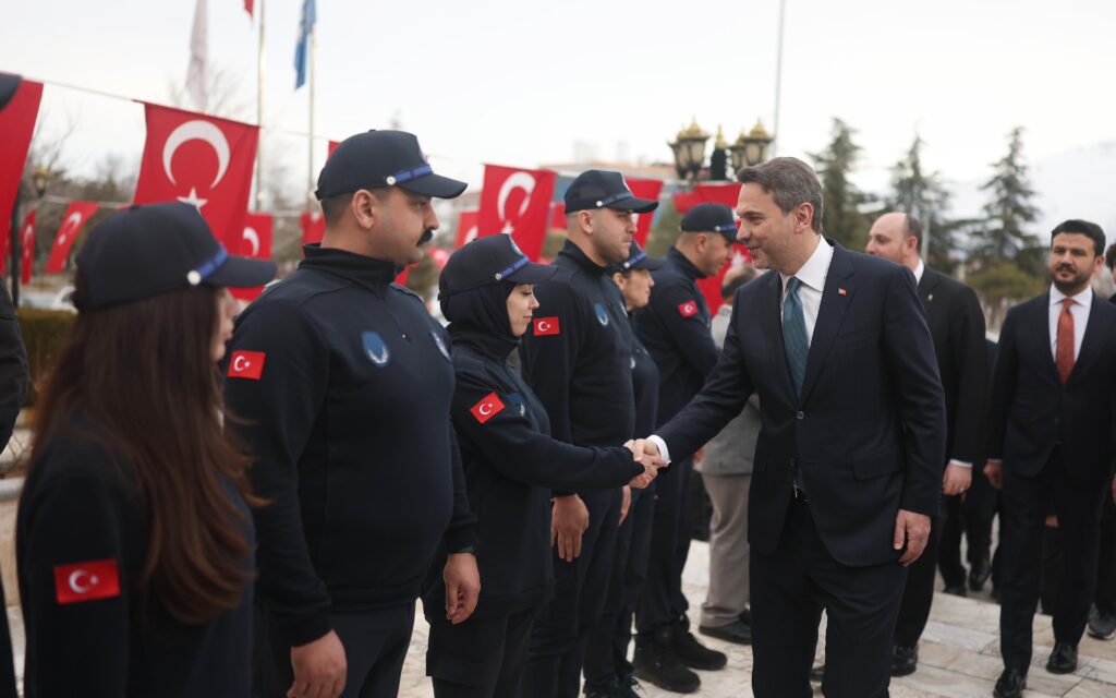 Bakan Bayraktar Erzincan’da