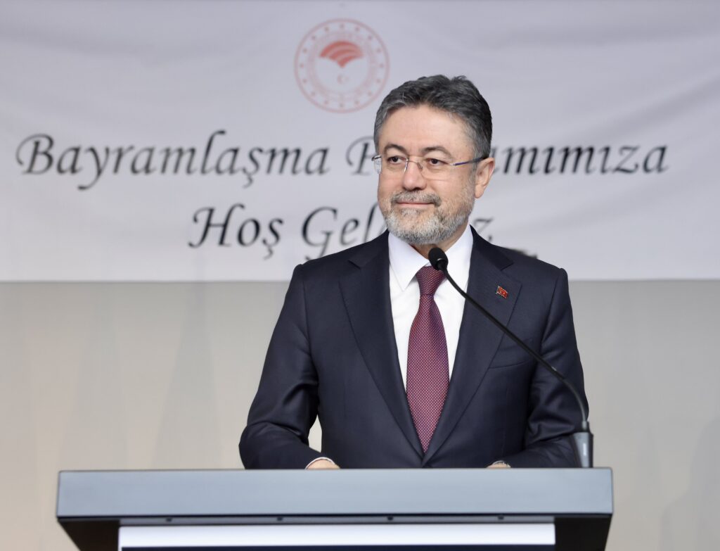 Bayram Sevinci Paylaşıldı