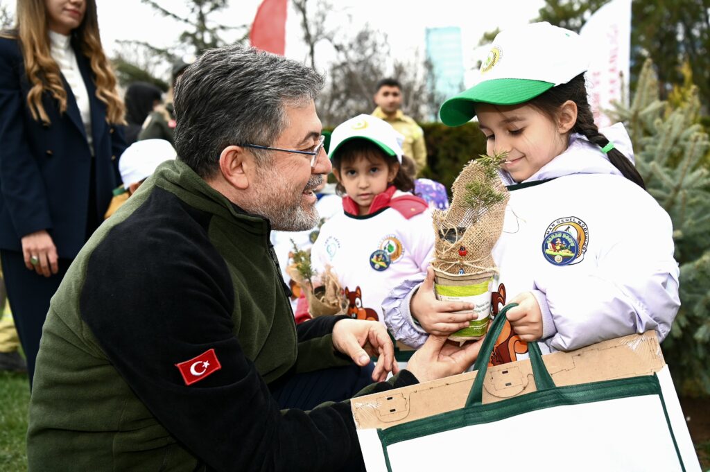 Fidanlar Çocuklarla Buluştu
