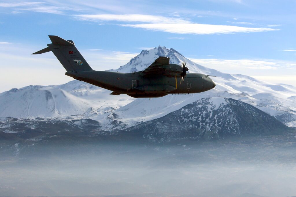 Soğuk Zirvelerde Görev