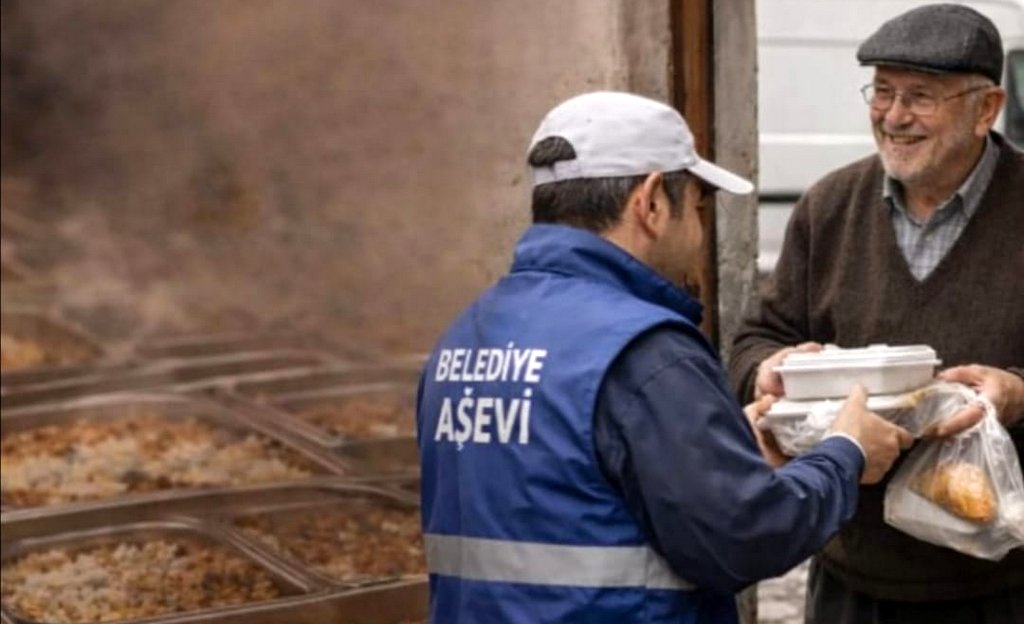 BAYAT BELEDİYESİ’NDEN SICAK YEMEK HİZMETİ