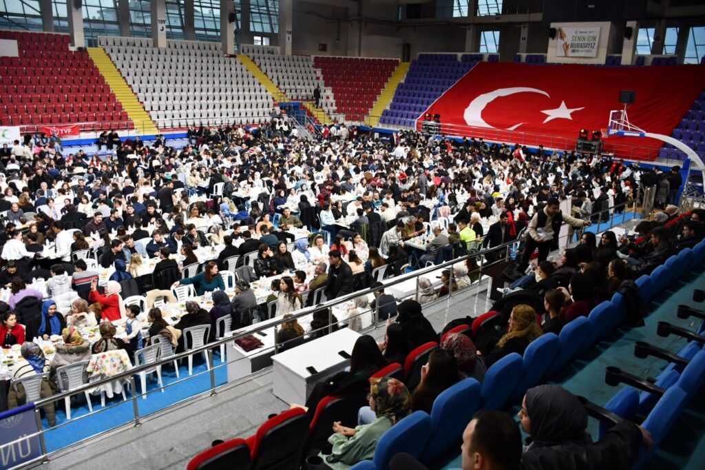 Afyonkarahisar’da Kampüs İftar Programı Gençleri Bir Araya Getirdi