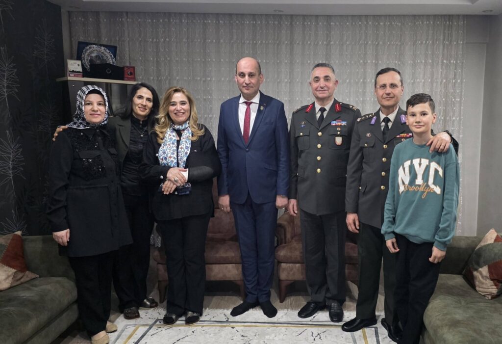 PAŞA’DAN KUMARTAŞLI AİLESİNE ANLAMLI ZİYARET