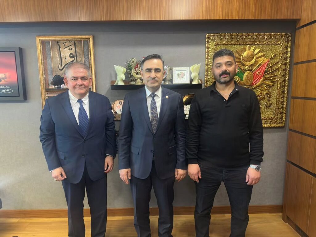 Ak Parti Milletvekili Hasan Arslan, DSİ Balıkesir Sondaj Şube Müdürü ve Serkan Erdoğan’ı TBMM’de Ağırladı