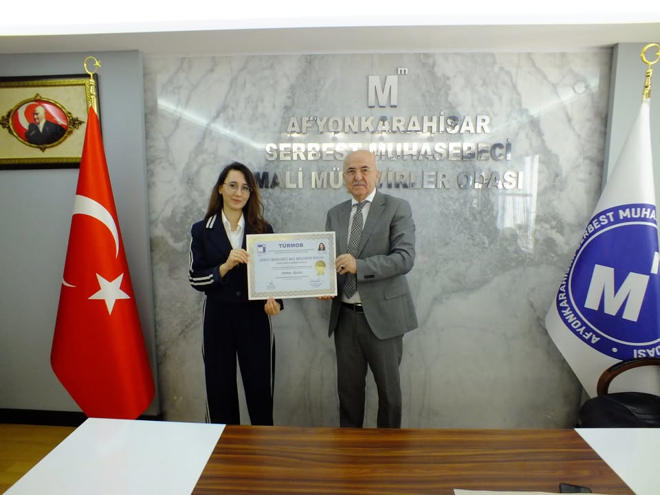 Afyonkarahisar Mali Müşavirler Odası’nın Fatma Öğlek’e Ruhsat Takdim Töreni