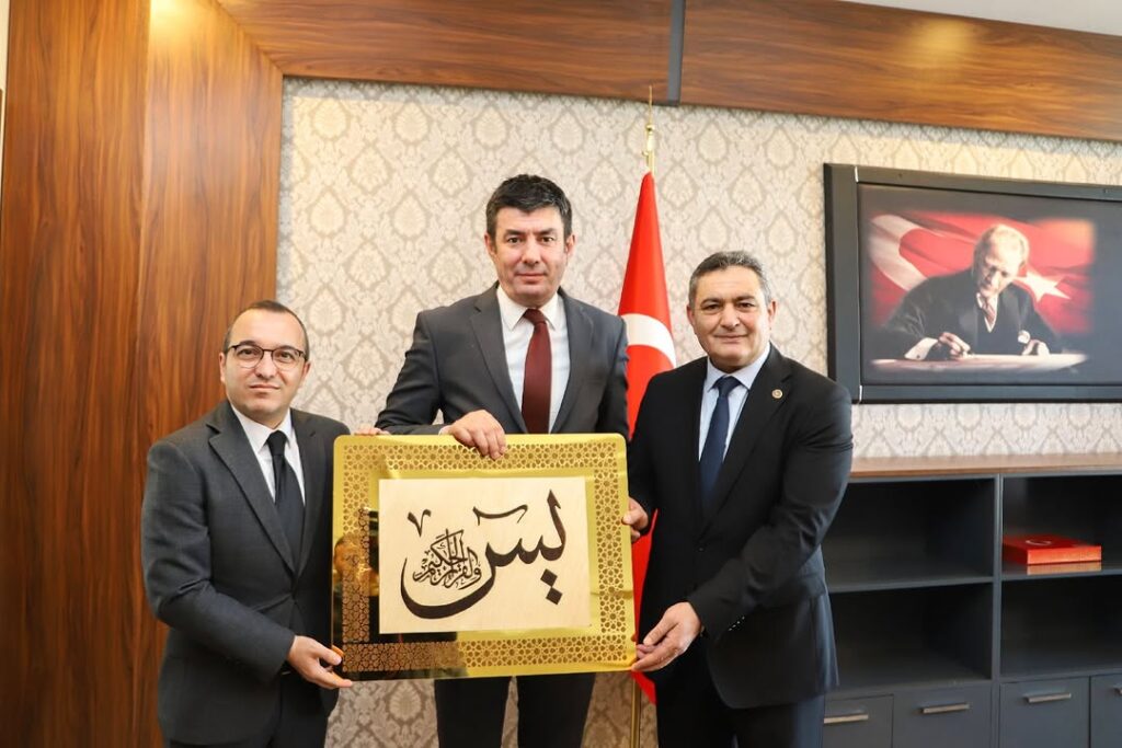 Çobanlar Belediye Başkanı Ali Altuntaş, Afyonkarahisar Vali Yardımcısı ve İl Özel İdaresi Genel Sekreterini Ziyaret Etti