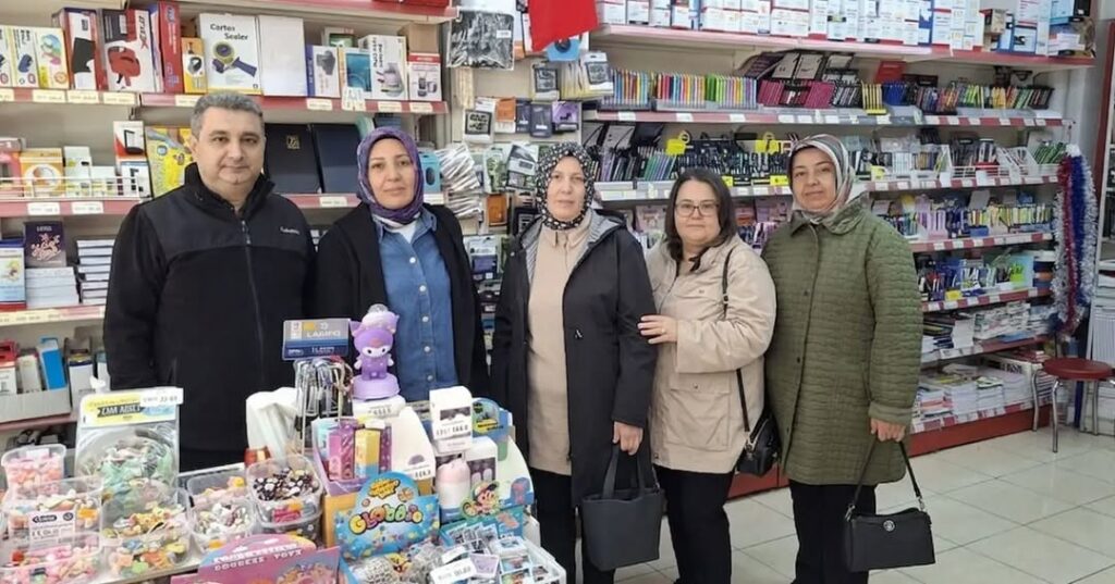 AK Parti Afyonkarahisar İl Kadın Kolları Esnaf ve Sanatkârları Ziyaret Etti