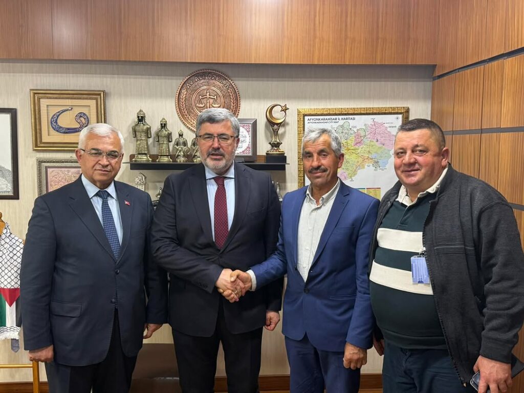 AK Parti Sinanpaşa İlçe Başkanı İsmail Aktürk, Taşoluk Belde Başkanı Yusuf Köle ve Ahmet Özen Gazi Meclisinde Misafir Edildi