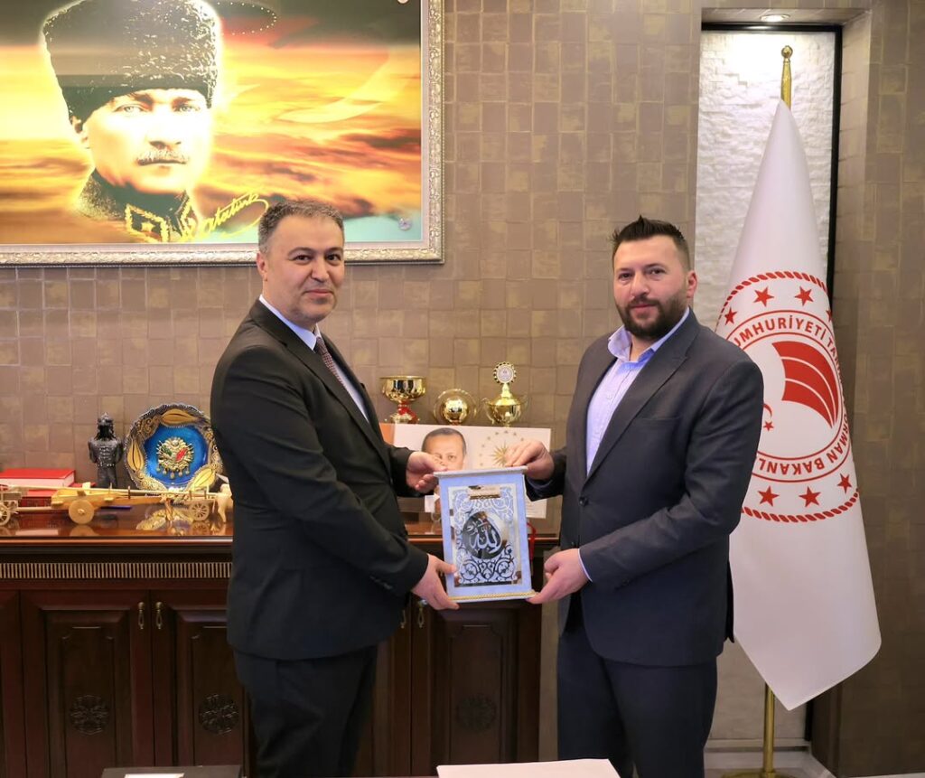 Akharım Belediye Başkanı Süleyman KAYNAK, İl Müdürümüz Özkan PARLAK’a Ziyarette Bulundu