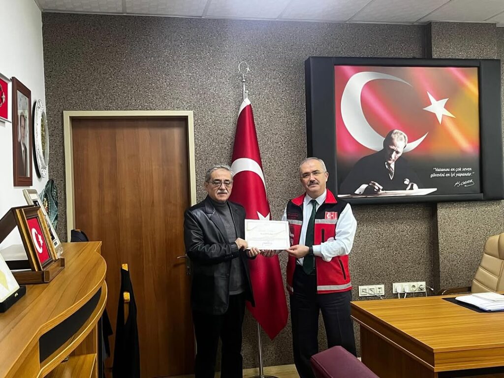 Yarım Elma Derneği Başkanı Erol Öztürk, İl Müdürü Bilal Erdoğan’ı Ziyaret Etti