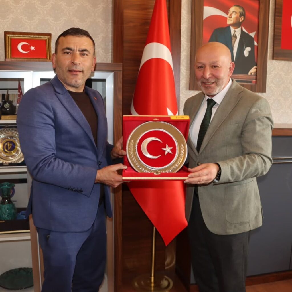 Değirmenayvalı Belediye Başkanı Halil Çelik’ten İl Genel Meclisi Başkanı Mehmet Siper’e Ziyaret