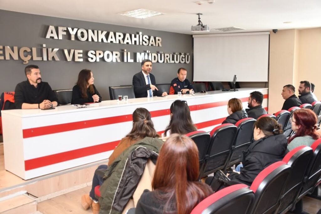 Afyonkarahisar Gençlik ve Spor İl Müdürlüğü’nün Düzenlediği Eğitim Programı Hakkında Ne Öğrenildi?