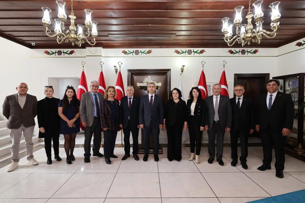 CHP Afyonkarahisar İl Başkanı ve Yönetimi Valiye Ziyarette Bulundu!