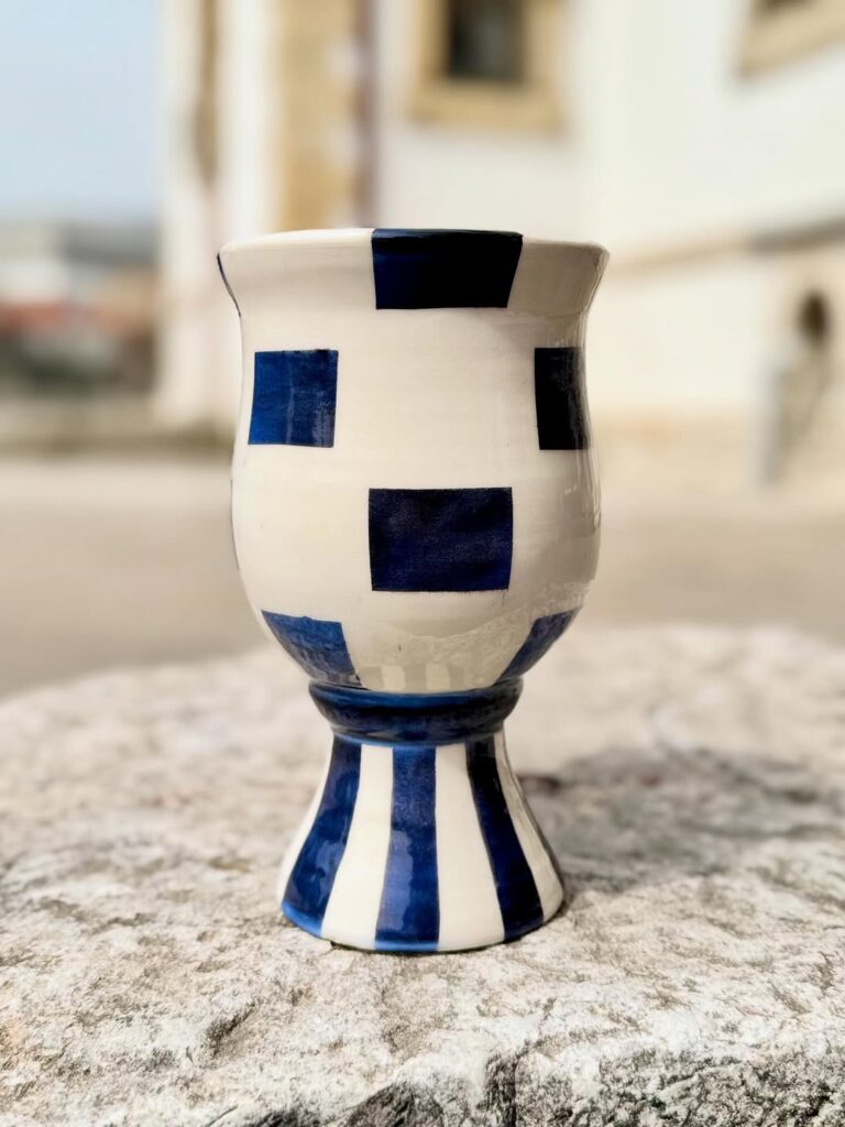 Emirdağ Kadın Kooperatifi’nin Emeğiyle Şekillenen Seramik Vazo