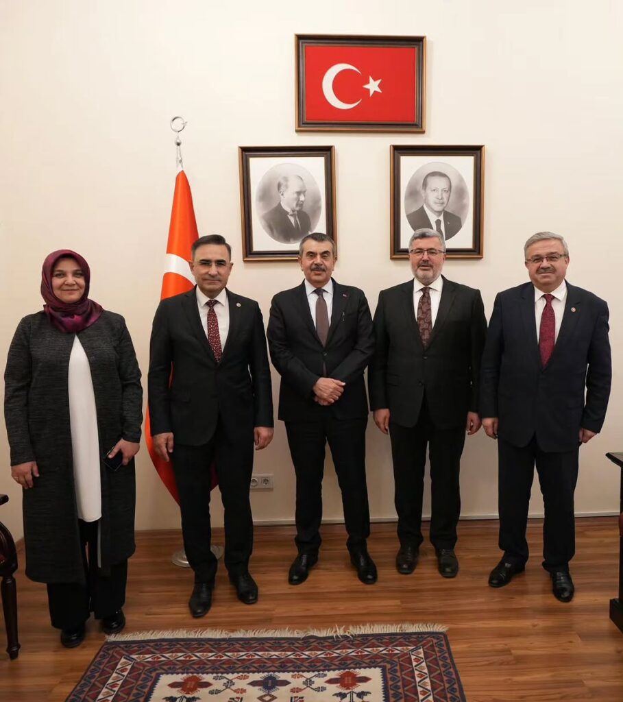 Milli Eğitim Bakanı Yusuf Tekin ile Görüşme: ‘Geçmiş Olsun Dileklerimizi ilettik’