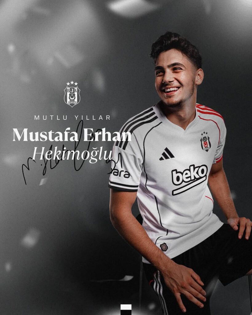 Beşiktaş Futbol Takımı’ndan Mustafa Erhan Hekimoğlu’na Doğum Günü Kutlaması