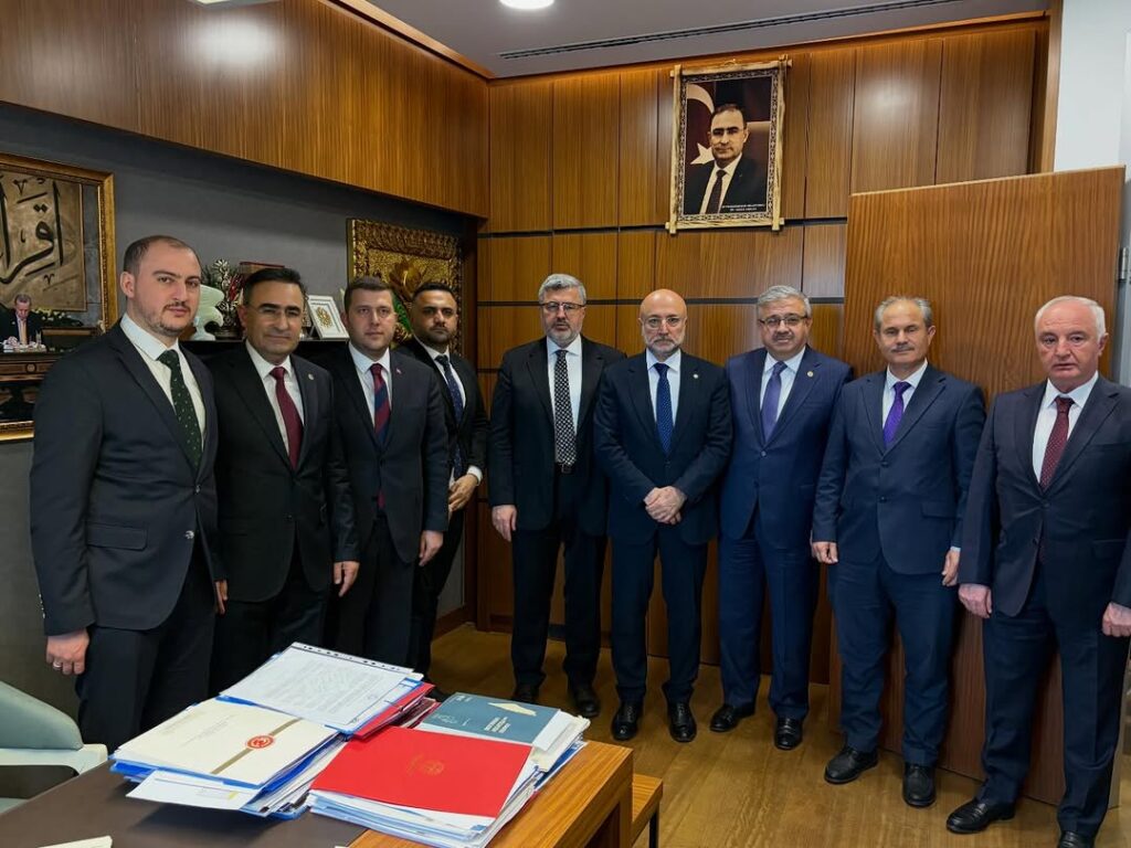 AK Parti Afyonkarahisar İl Başkanı Turgay Şahin, TBMM’de Milletvekilleriyle Toplantı Yaptı