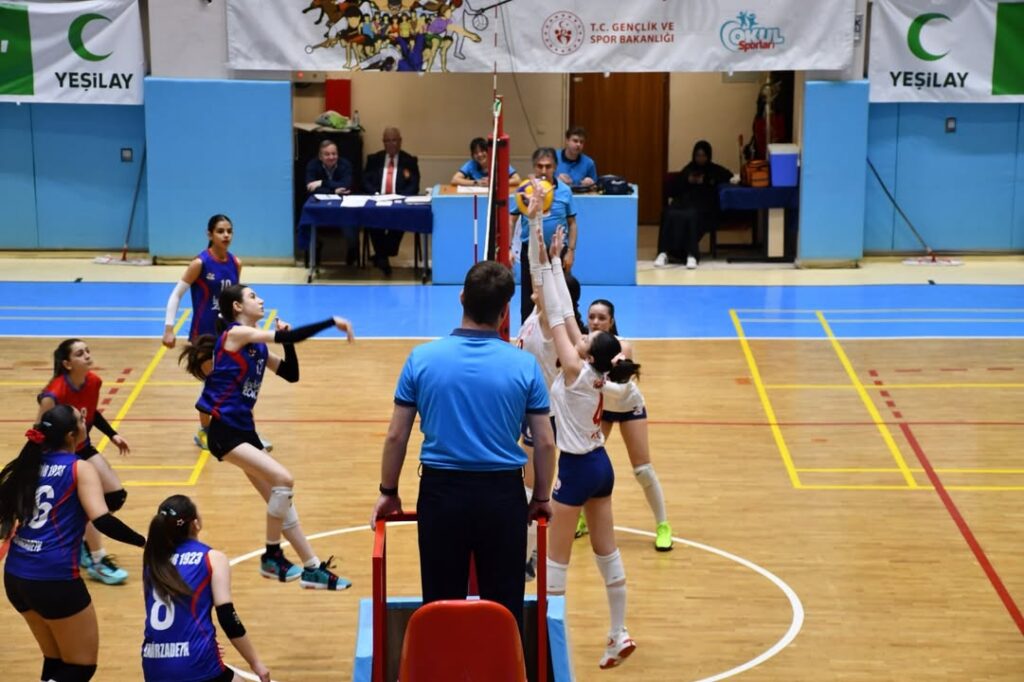 Afyonkarahisar Gençlik ve Spor İl Müdürlüğü’nün Voleybol Küçük Kızlar Kulüp Müsabakaları Paylaşımı
