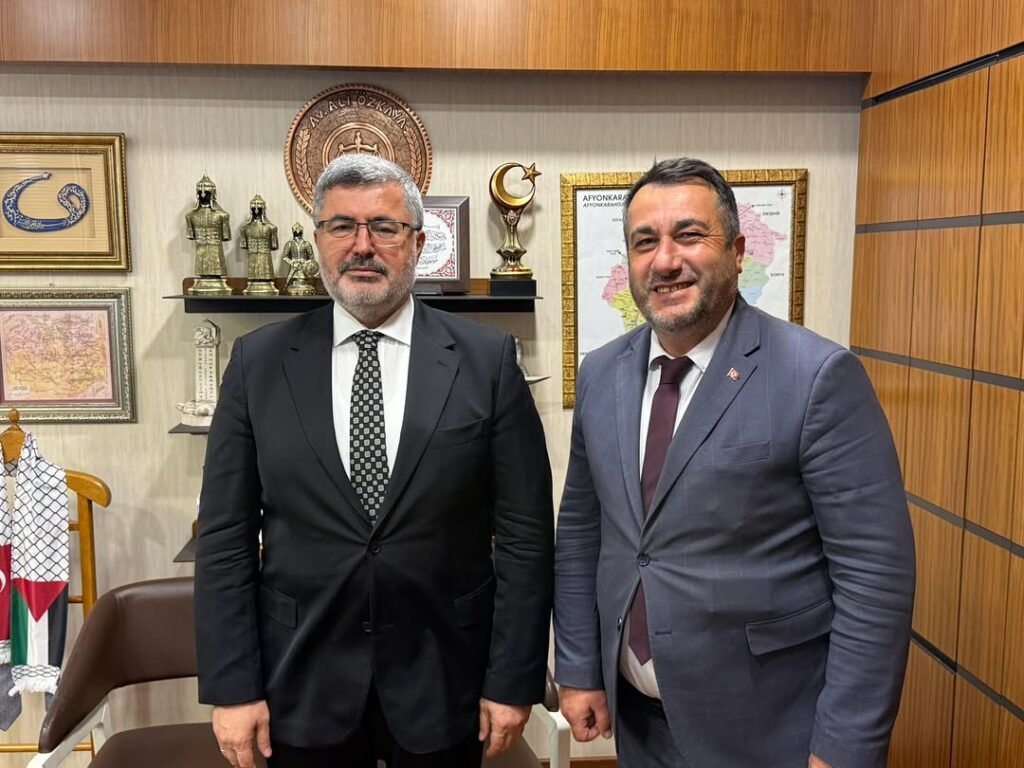 Ak Parti Milletvekili Ali Özkaya, İhsaniye Kayıhan Belediye Başkanı Mustafa Demiray’ı Gazi Meclis’te Ağırladı