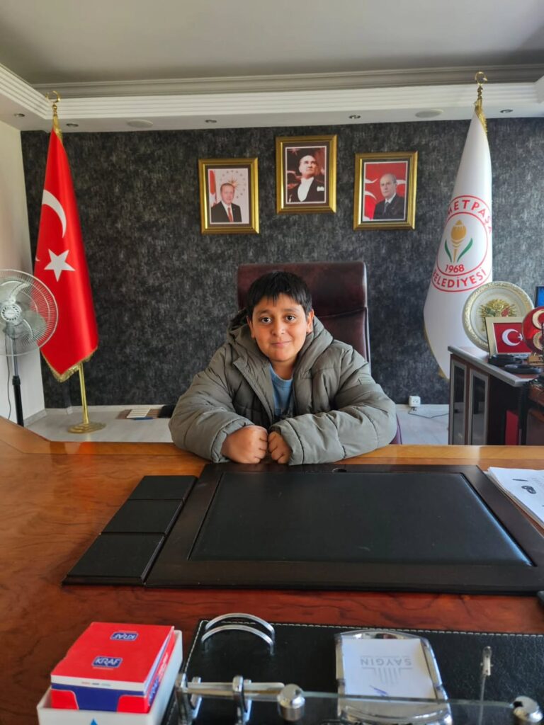 Afyonkarahisar AhmetPaşa Belediyesi’nden 23 Nisan Kutlaması