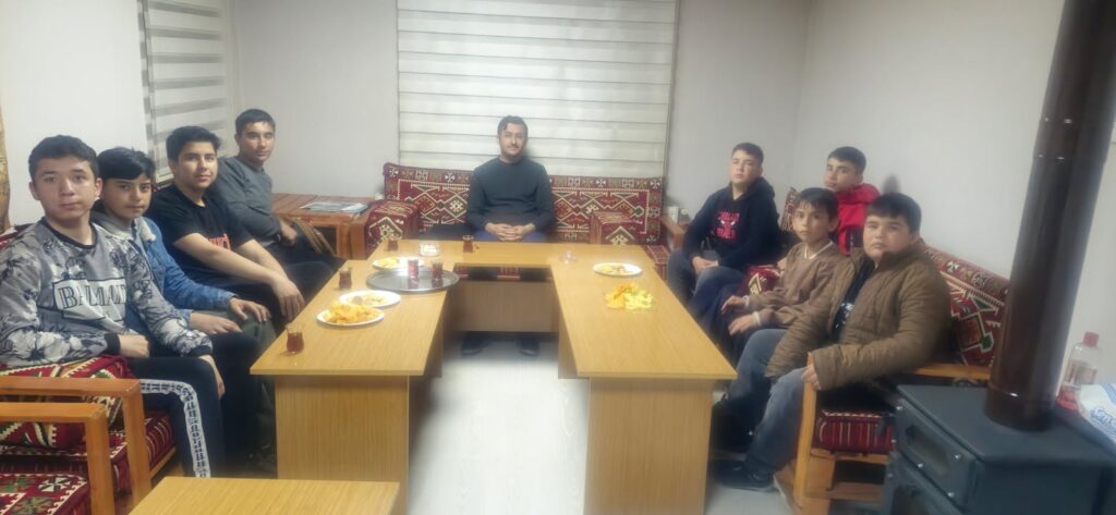 İlçe Müftüsü Sayın Hüseyin Aka, Kızılören Diyanet Gençlik Merkezi’nde Gençlerle Buluştu