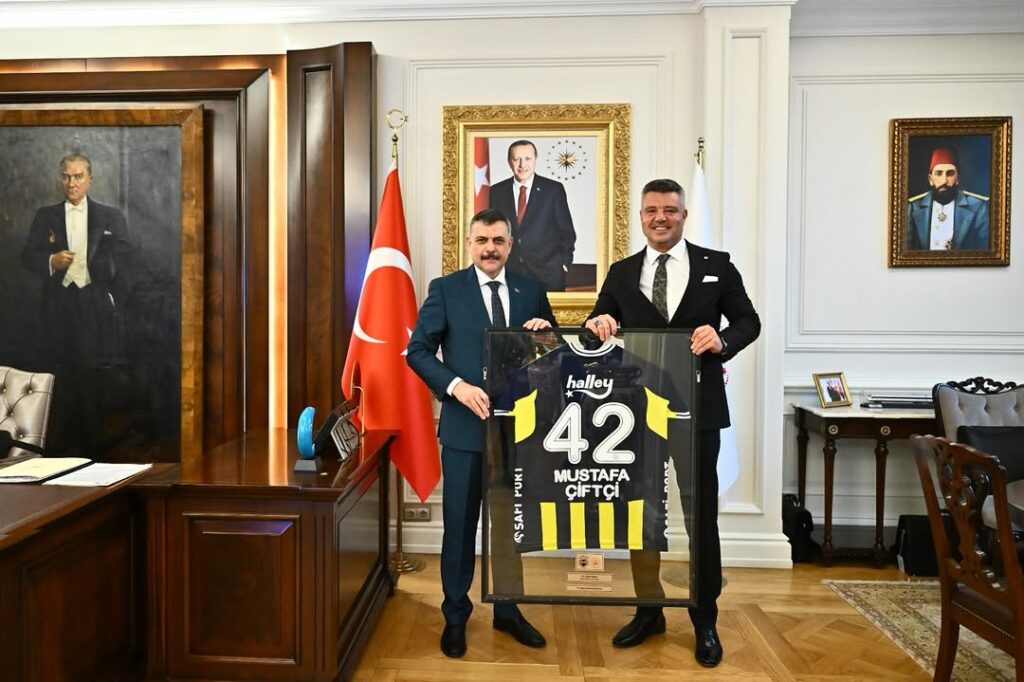 Fenerbahçe Spor Kulübü Yöneticileri İçişleri Bakanı Mustafa Çiftçi’yi Ziyaret Etti