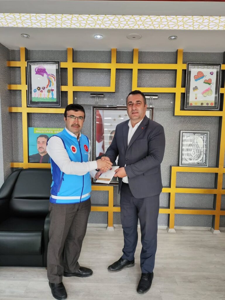 Kayıhan Belediye Başkanı Mustafa Demiray’dan Diyanet Vakfı’na Kurban Bağışı