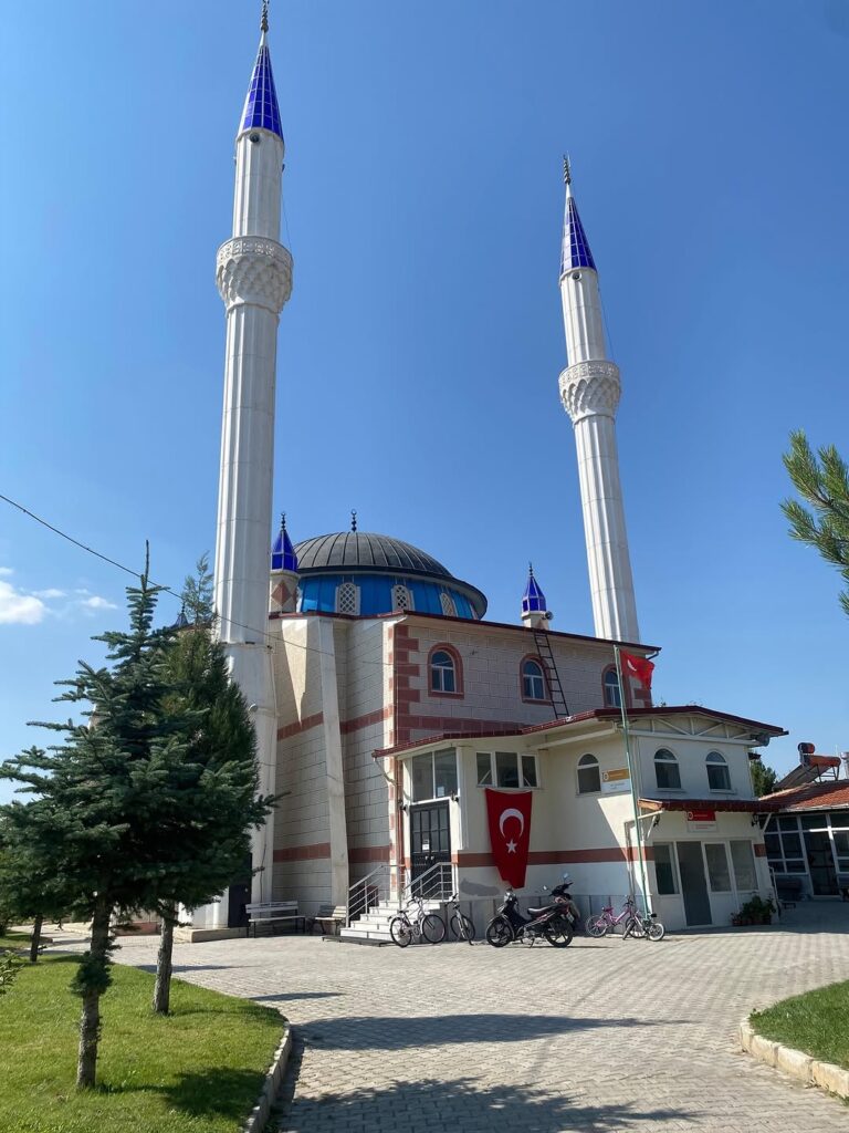 Şuhut Belediye Başkanı Muhuttin Özaşkın’dan Hz. Ebubekir Camii Paylaşımı