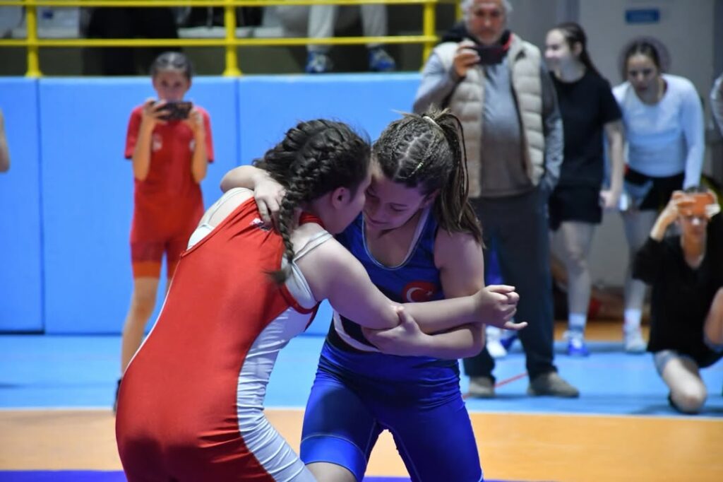Afyonkarahisar Gençlik ve Spor İl Müdürlüğü’nden Okul Sporları Yıldız Kızlar Serbest Güreş Müsabakaları