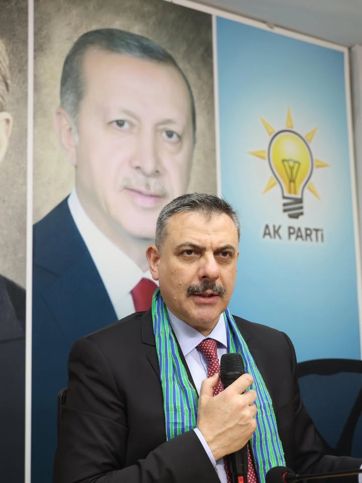 İçişleri Bakanı Mustafa Çiftçi, Rize’de AK Parti İl Başkanlığı’nı Ziyaret Etti