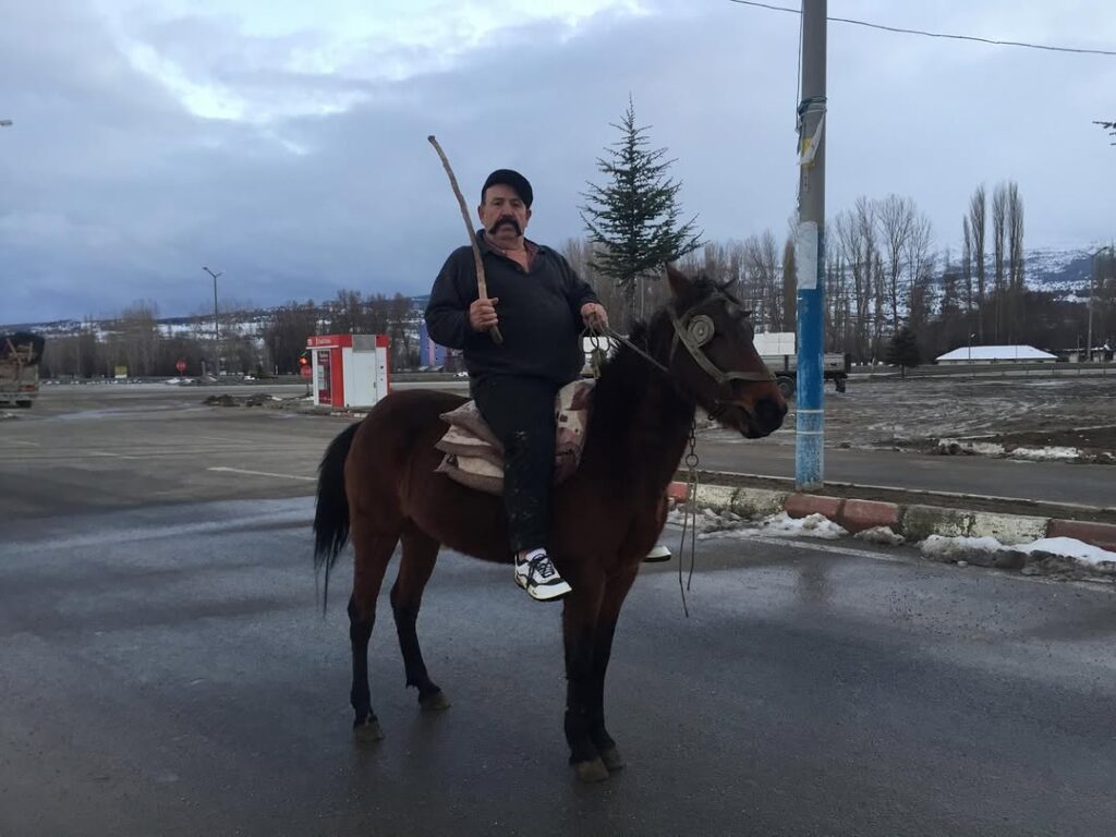 Afyonkarahisar Güney Belediyesi’nden Mutlu Haftalar Mesajı