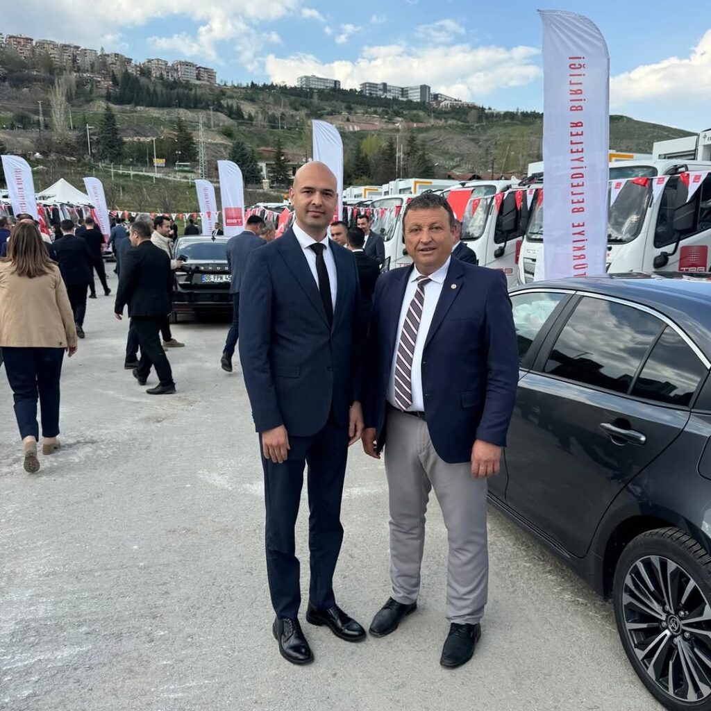 Türkiye Belediyeler Birliği Araç Teslim Töreni’nde İzmir Karşıyaka Belediye Başkan Yardımcısı ile Buluştuk