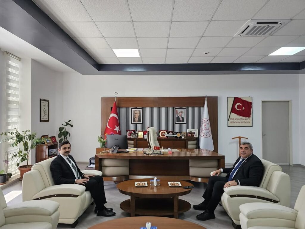 Bayat Kaymakamı Ahmet Akdağ, İl Milli Eğitim Müdürü Miraç Sünnetci’yi Ziyaret Etti