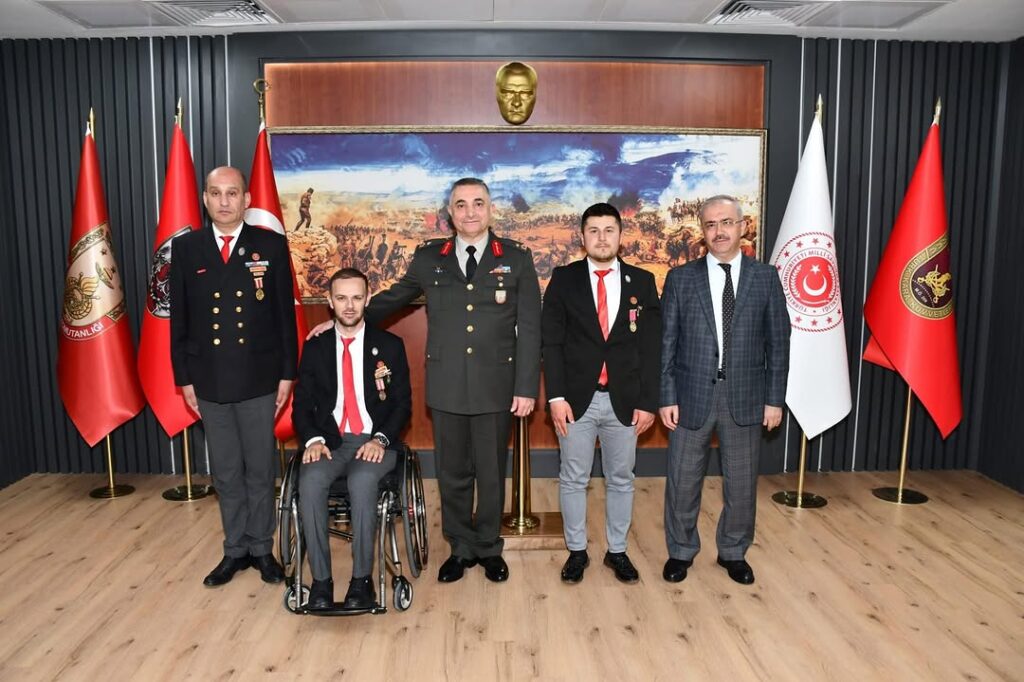 Gazi Rozeti Tevcih Töreni İkmal ve Garnizon Komutanlığı’nda Gerçekleşti