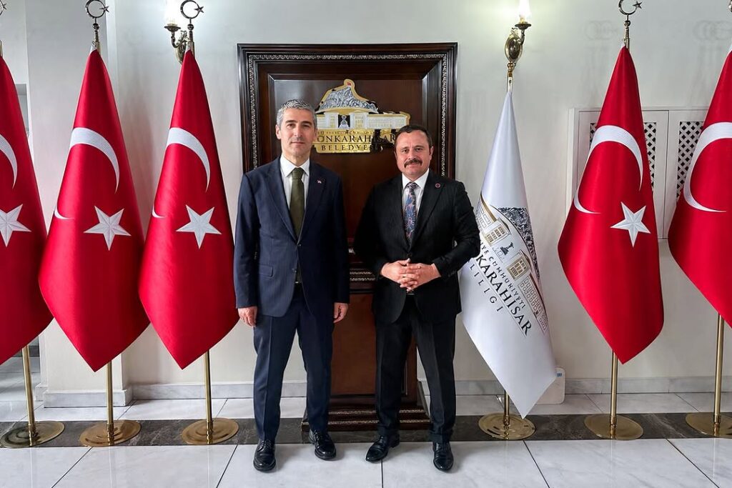 Afyonkarahisar Valiliği, Sincan Şoförler ve Otomobilciler Esnaf Odası Başkanı İsa Yalçın’ı Kabul Etti