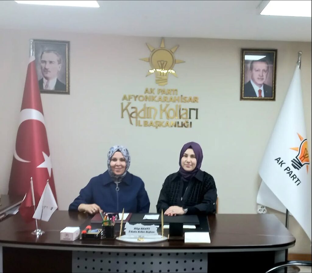 AK Parti Afyonkarahisar İl Kadın Kolları’nda Nöbetçi Yönetim Kurulu Üyeleri Görevde