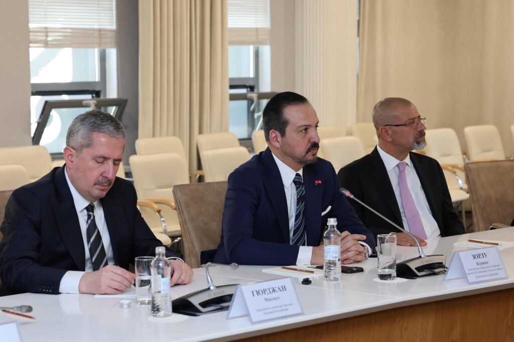 Mahmut Gürcan Türkistan’da