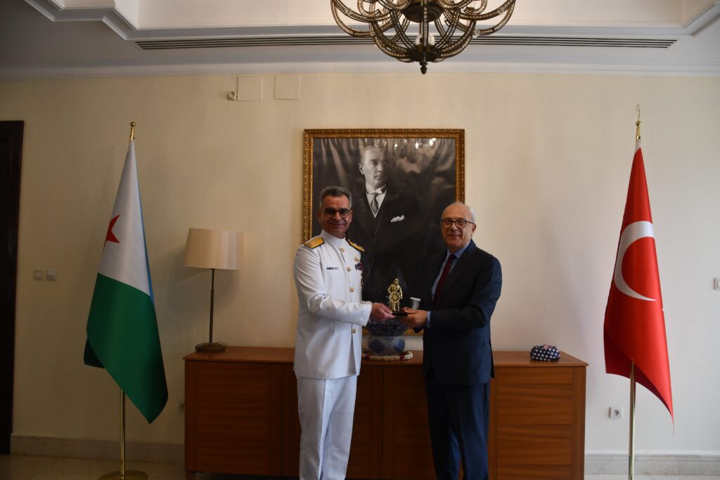 Somali Deniz Görev Grubu Djibuti’yi ziyaret etti
